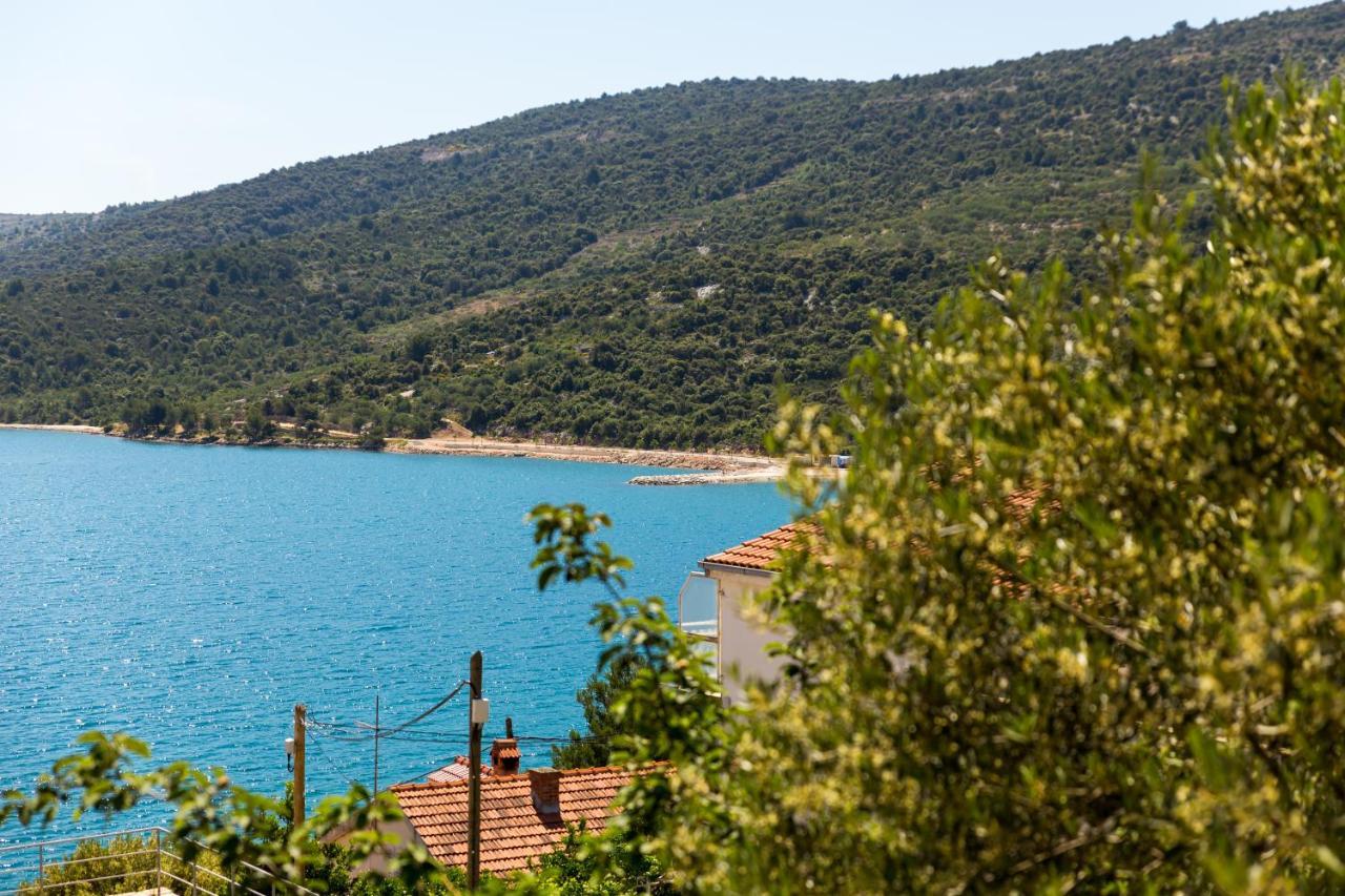Villa Lovric Марина Экстерьер фото